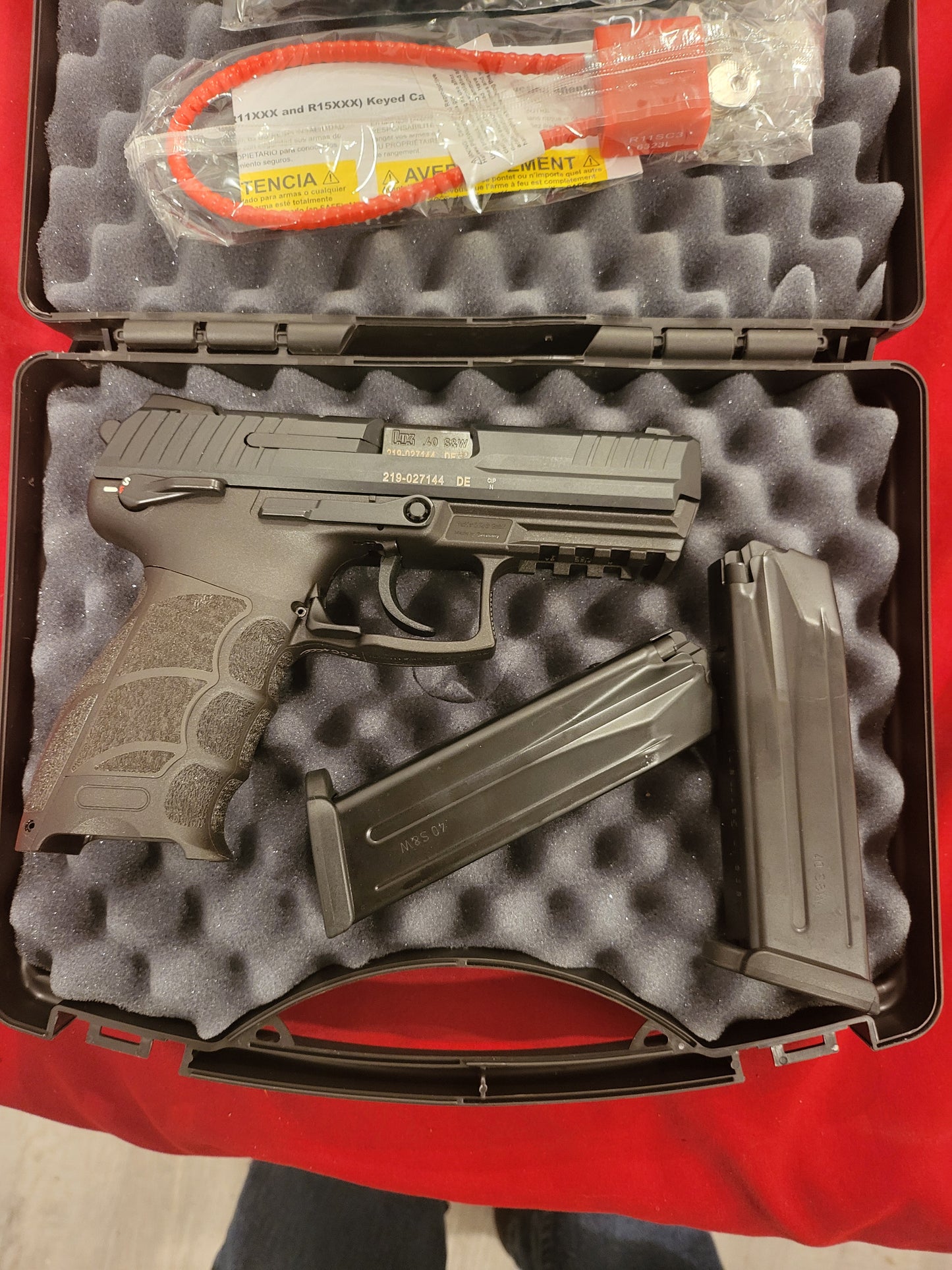 Heckler & Koch P30S V3 40 S&W Pistol with 2x13 round mags no card fee