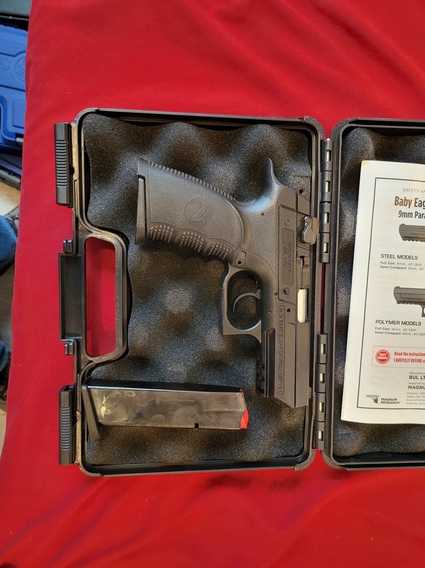 Magnum research baby eagle III compact 40 S&W 2x12 mags