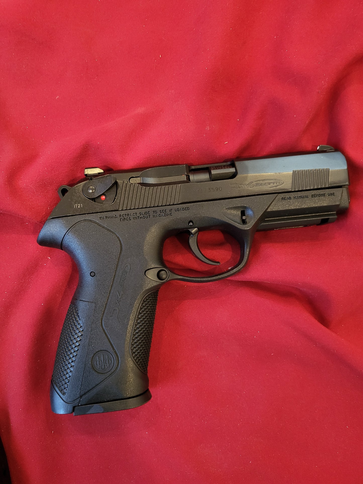 Beretta PX4 storm 4inch 2x14 mags 40S&W pistol New