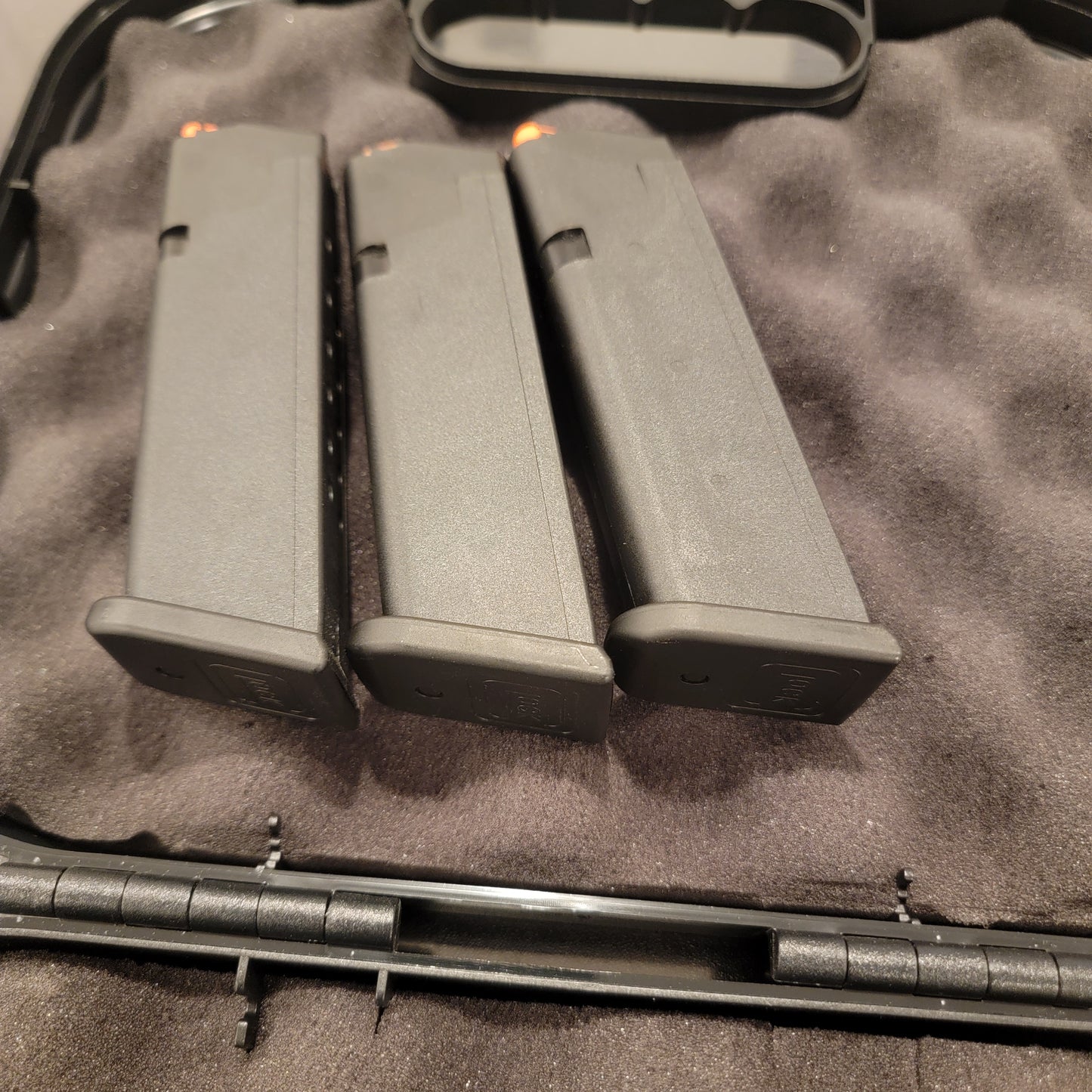 GLOCK 22 - G22 GEN5 Semiautomatic .40 S&W Centerfire Pistol 3x15 mags