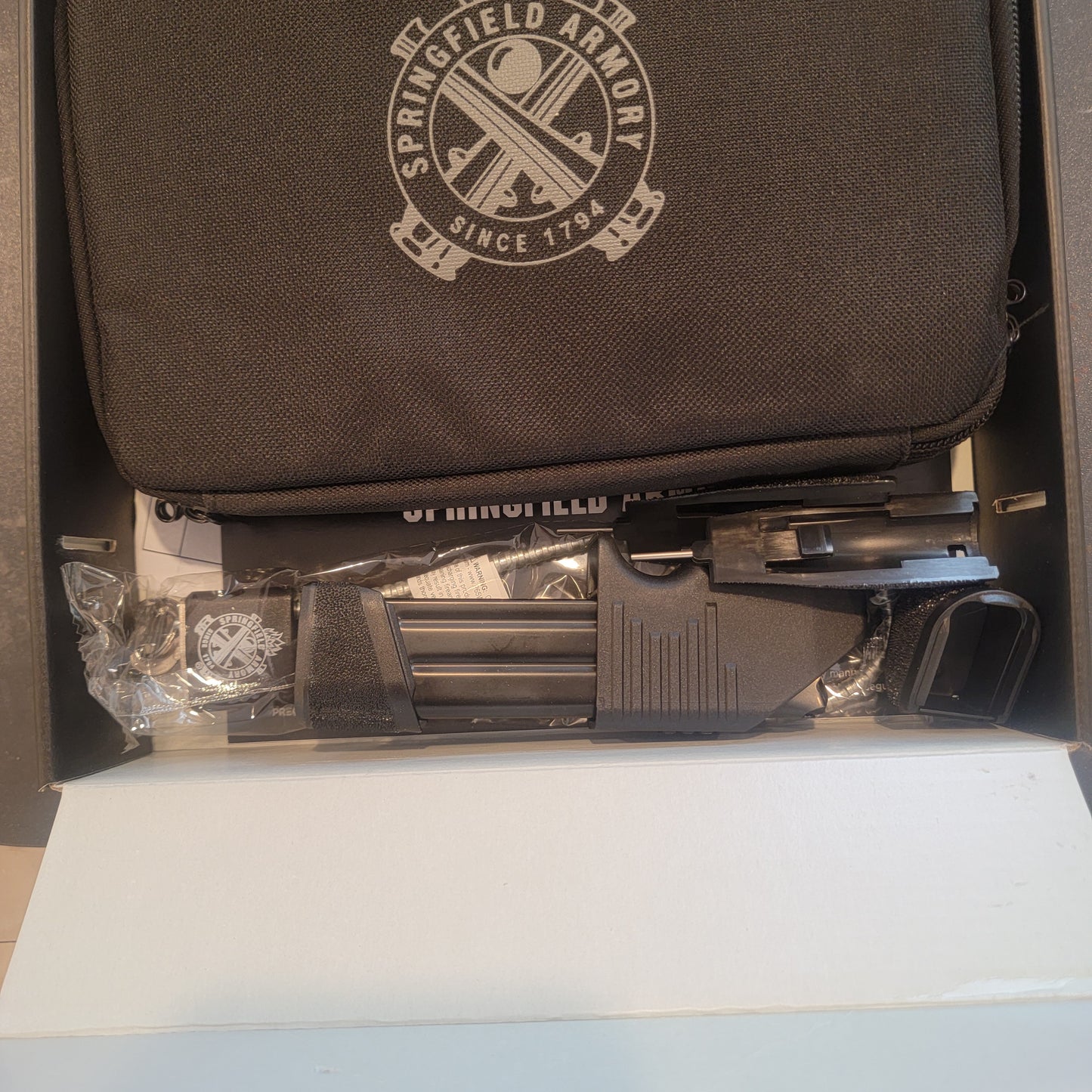 Springfield Armory Echelon 4.5" Black with FDE Grip mod 17/20rd OR